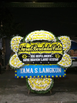 Papan Bunga Duka di Huamual